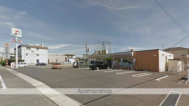 コンビニ　セブンイレブン新保店（コンビニ）まで428m