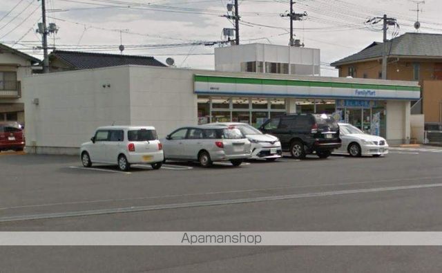 コンビニ　ファミリーマート（コンビニ）まで238m