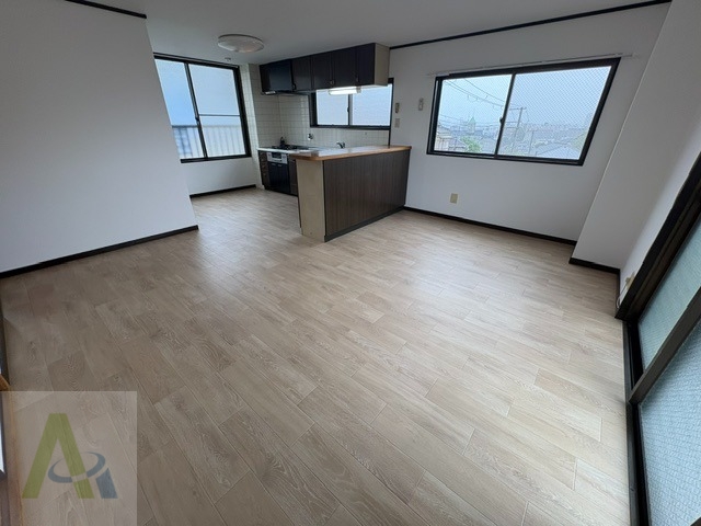 上池田1丁目マンションの居間写真