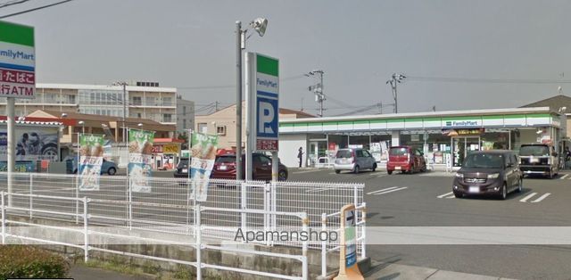 コンビニ　ファミリーマート（コンビニ）まで311m