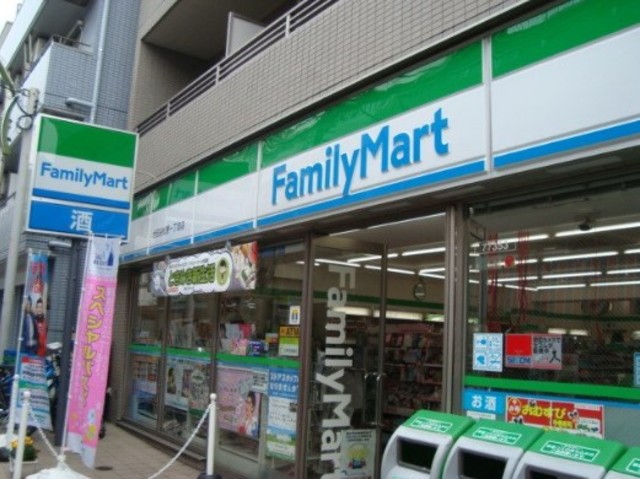 コンビニ　ファミリーマート世田谷松原一丁目店（コンビニ）まで860m