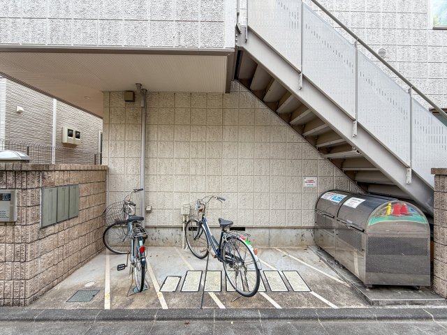 プラティーク・エフのその他写真