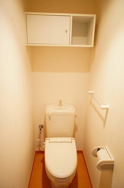 ＪＲ埼京線 南与野駅 徒歩26分 3階建 築18年のトイレ写真