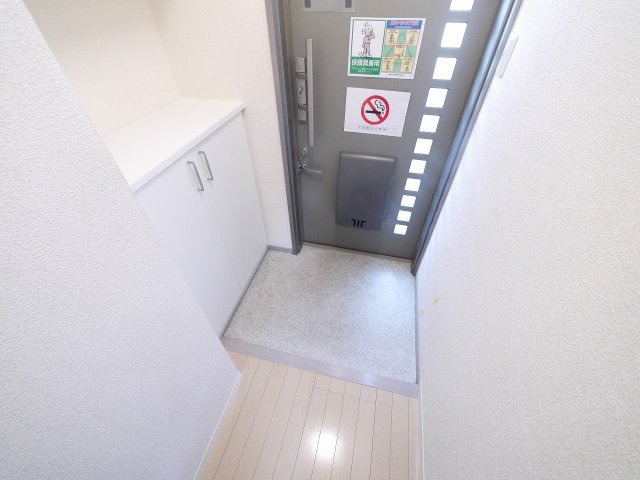 ルミエール朱雀の玄関写真