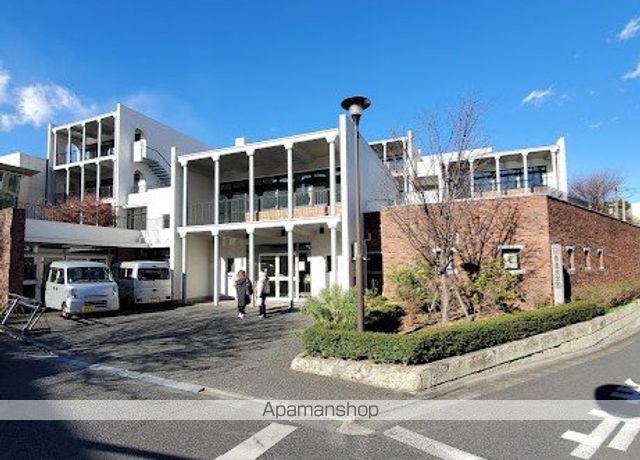 高校・高専　普連土学園（高校・高専）まで474m