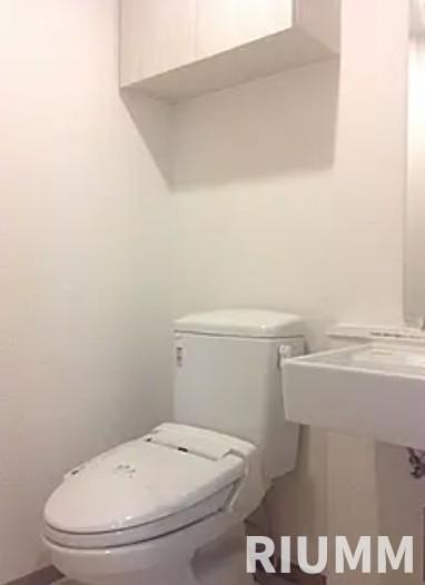 東武東上線 北池袋駅 徒歩6分 5階建 築18年のトイレ写真