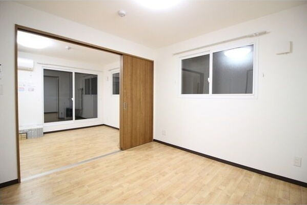 その他部屋・スペース　窓が大きく明るいお部屋です♪