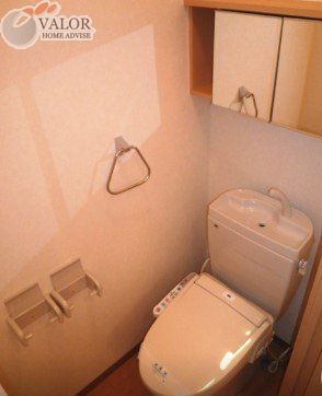 ＪＲ横浜線 菊名駅 徒歩10分 2階建 築18年のトイレ写真