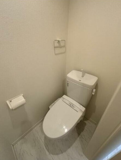 京急本線 黄金町駅 徒歩13分 2階建 築11年のトイレ写真