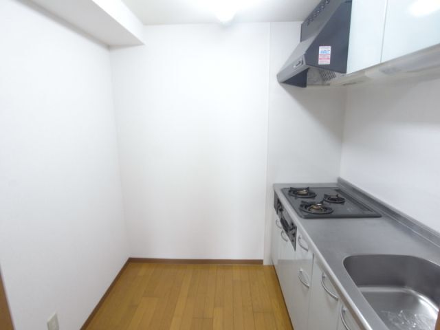 キッチン　３口システムキッチン。