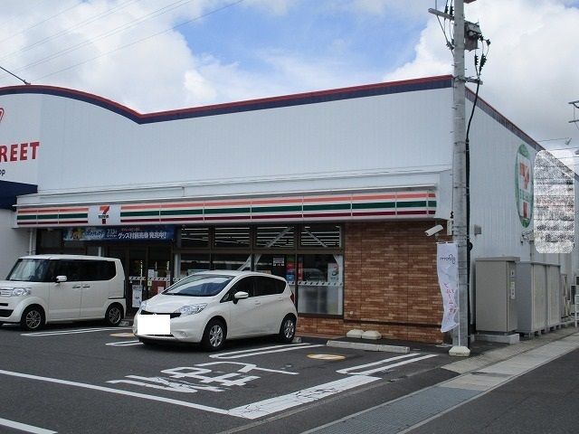 コンビニ　セブンイレブン宮崎桜ヶ丘町店（コンビニ）まで650m