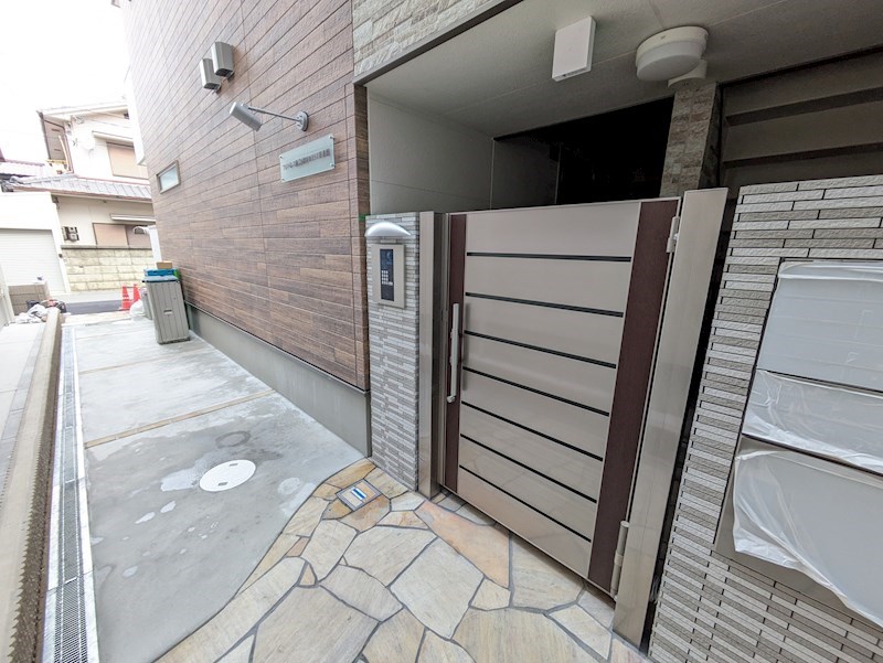 フジパレス阪急園田WEST3番館の外観写真