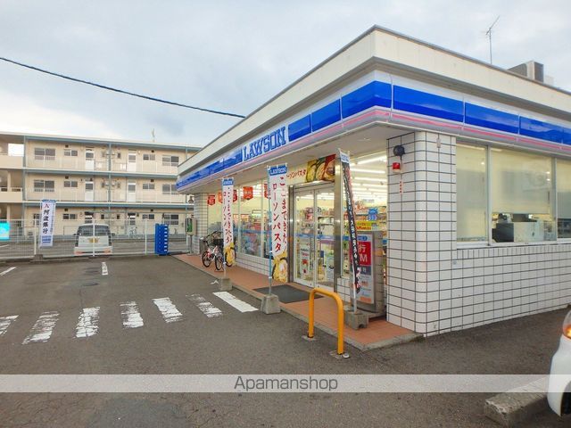 コンビニ　ローソン（コンビニ）まで588m