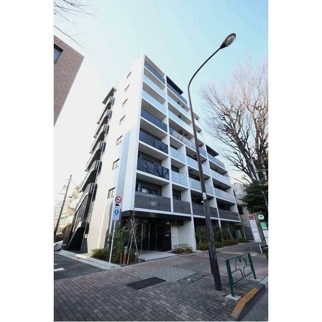 建物外観　鉄筋コンクリート造のがっちりとした建物。