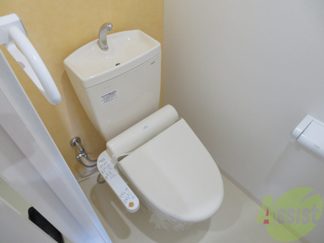 トイレ　ウォシュレット付きのトイレです。シャワートイレは日本の宝。