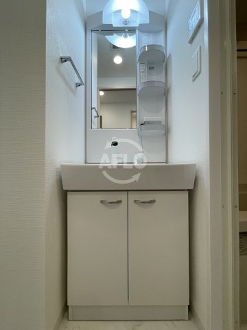 洗面設備　LIVIAZ NAMBA KRASS（リヴィアスナンバクラス