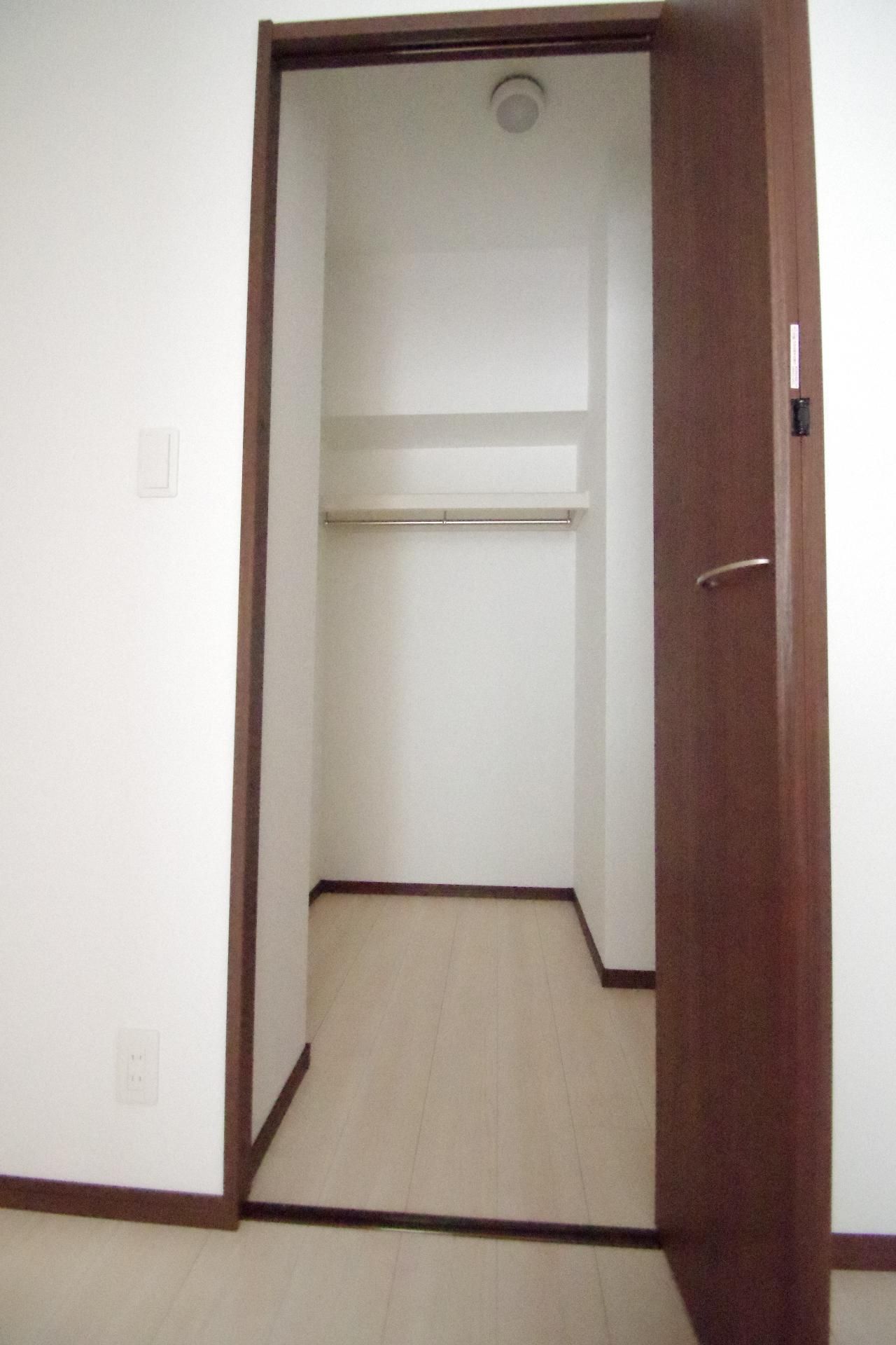 収納　同タイプ別室の写真です。