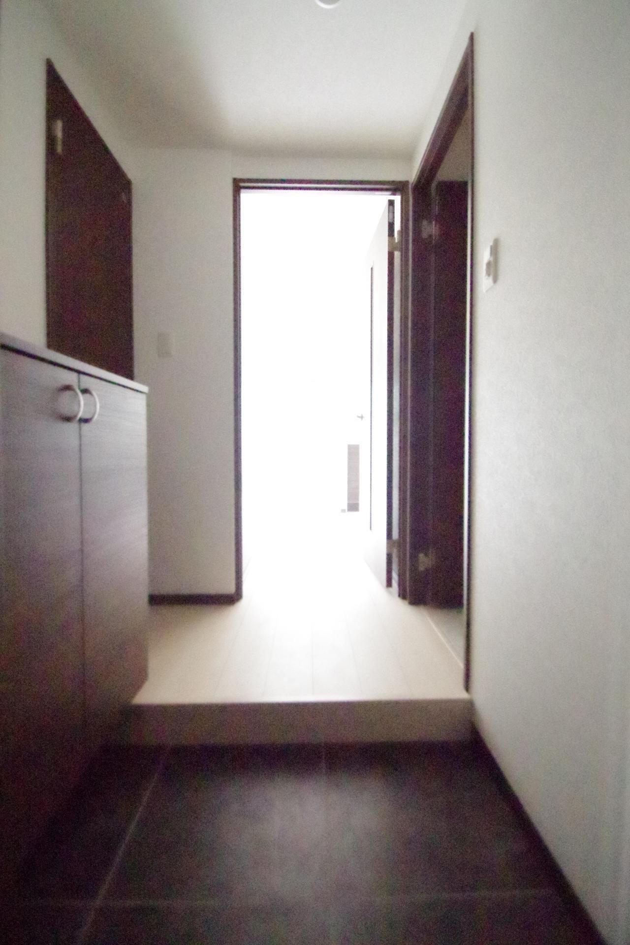 玄関　同タイプ別室の写真です。