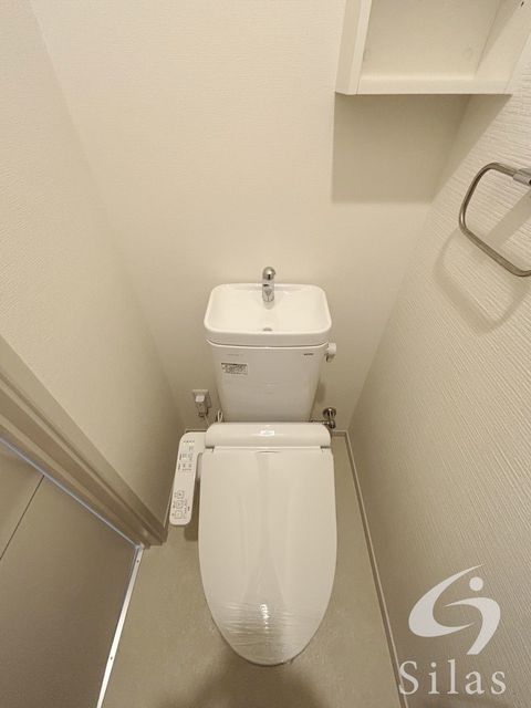 阪急神戸線 六甲駅 徒歩7分 2階建 築20年のトイレ写真