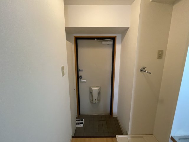 玄関　(参考)同マンション同間取り他部屋の写真