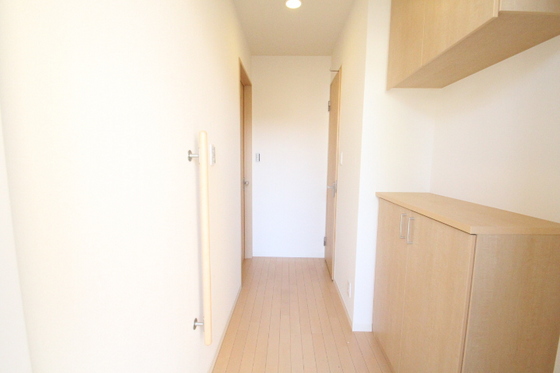 玄関　※別部屋の写真です