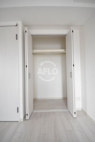 収納　フォーリアライズ南堀江ヴィータ　クローゼット