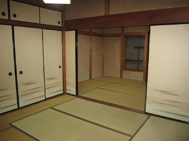ＪＲ東海道本線 彦根駅 徒歩7分 2階建 築38年の居間写真