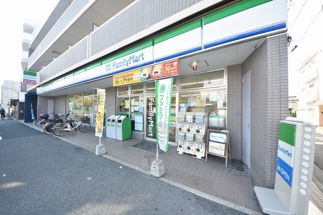 コンビニ　ファミリーマート　吹田内本町（コンビニ）まで101m