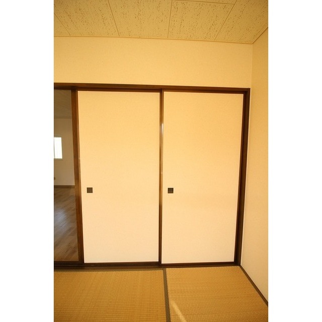 収納　押入