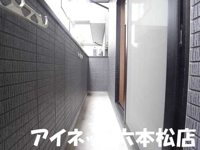 バルコニー　お洗濯物はこちらでどうぞ。
