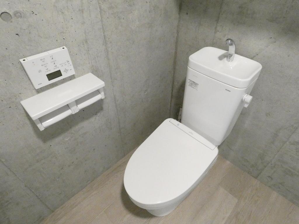 トイレ　トイレ