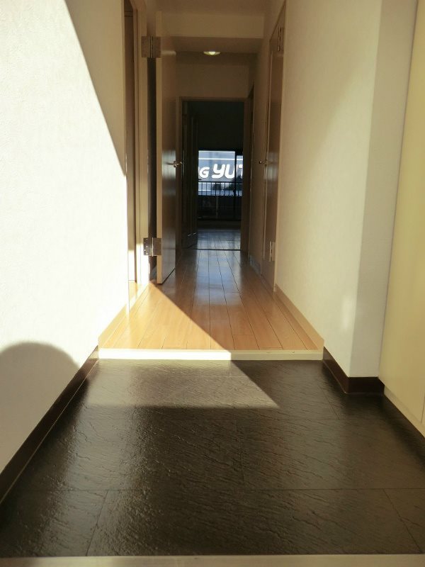 玄関　参考写真掲載。