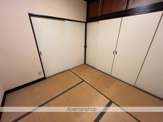 ブルーライン 下永谷駅 徒歩17分 2階建 築58年の居間写真