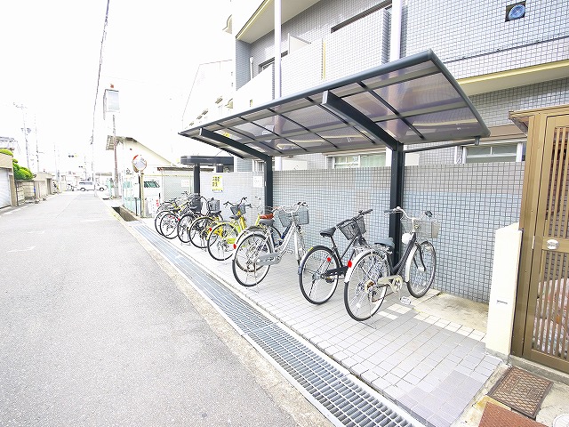 その他共有部分　ゆったりとした駐輪スペース