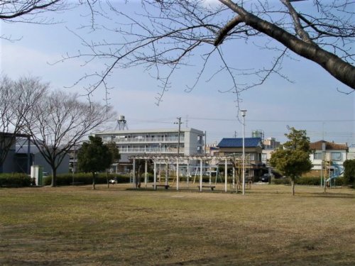 公園　植松第三公園（公園）まで263m