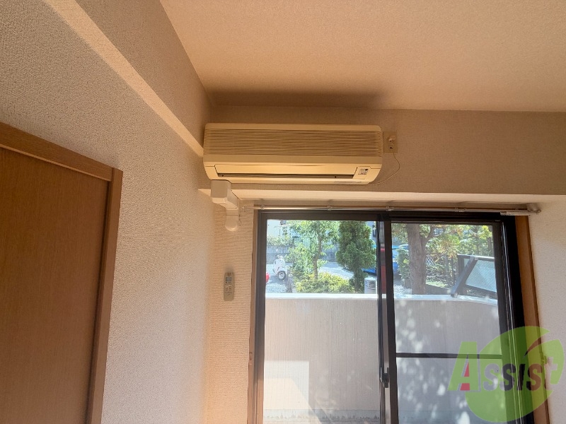 その他設備　リビングにエアコンが付いているため部屋の温度の調節が可能です