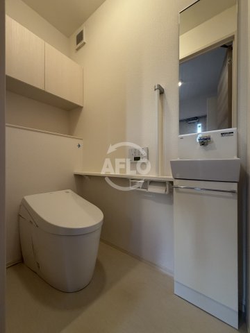 地下鉄御堂筋線 江坂駅 徒歩14分 2階建 築9年のトイレ写真