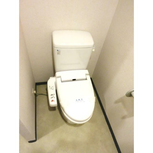 トイレ　※同仕様写真
