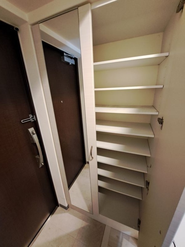 収納　異なるフロアの室内写真です