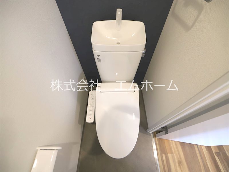 トイレ　温水洗浄暖房便座付トイレ