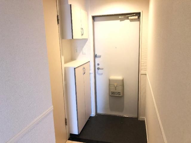 ロイヤルプラザ西岡の玄関写真