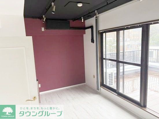 東京メトロ千代田線 根津駅 徒歩8分 5階建 築27年の居間写真