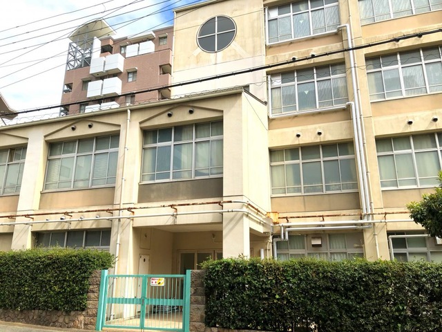 中学校　神戸市立御影中学校（中学校）まで588m