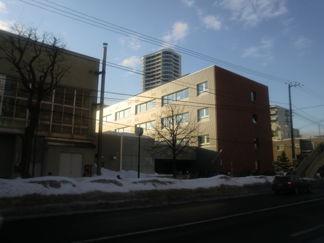 小学校　札幌市立円山小学校（小学校）まで696m