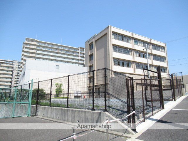 小学校　吹田市立千里丘北小学校（小学校）まで331m