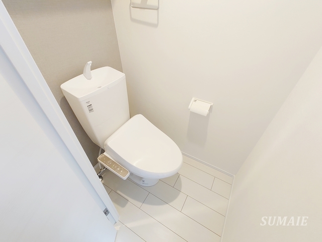 トイレ　温水洗浄機能付きトイレです☆