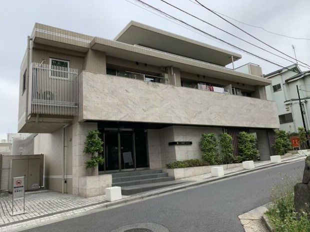 建物外観　ネット無料。ネット無料なら月々実質4000円程度のコストがか