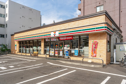 コンビニ　セブンイレブン 札幌南9条西7丁目店（コンビニ）まで338m