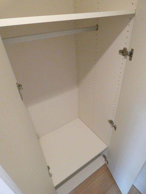収納　写真は同タイプ住居です。