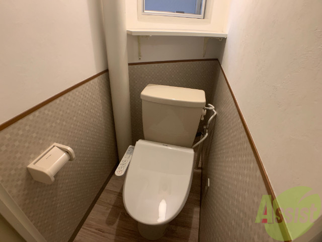 トイレ　トイレは少々窮屈かもしれません。